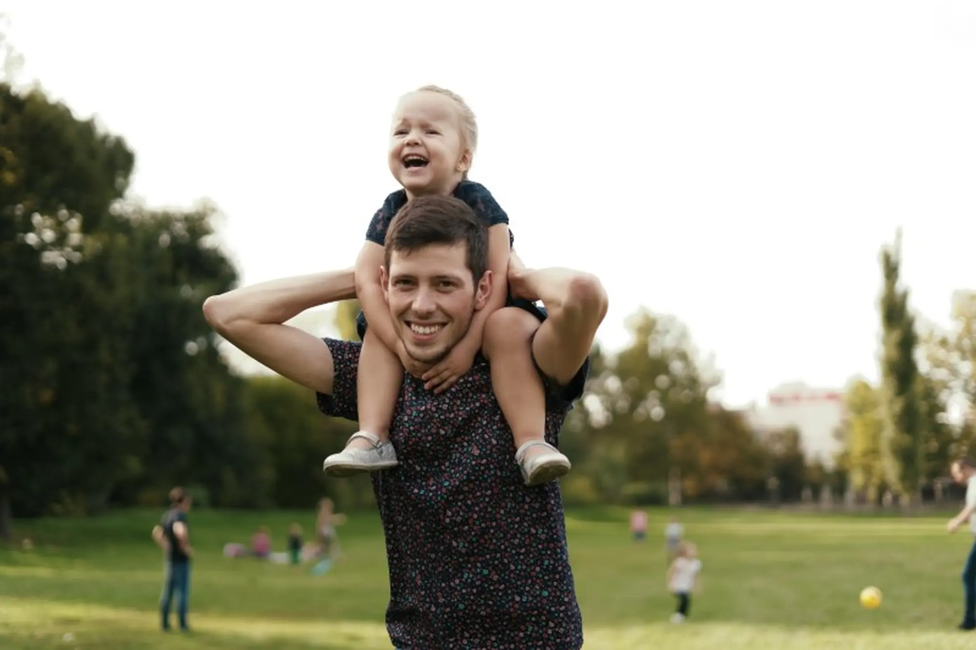 father-and-daughter-moments-spending-time-in-natur-26XQBKY-Custom.jpg