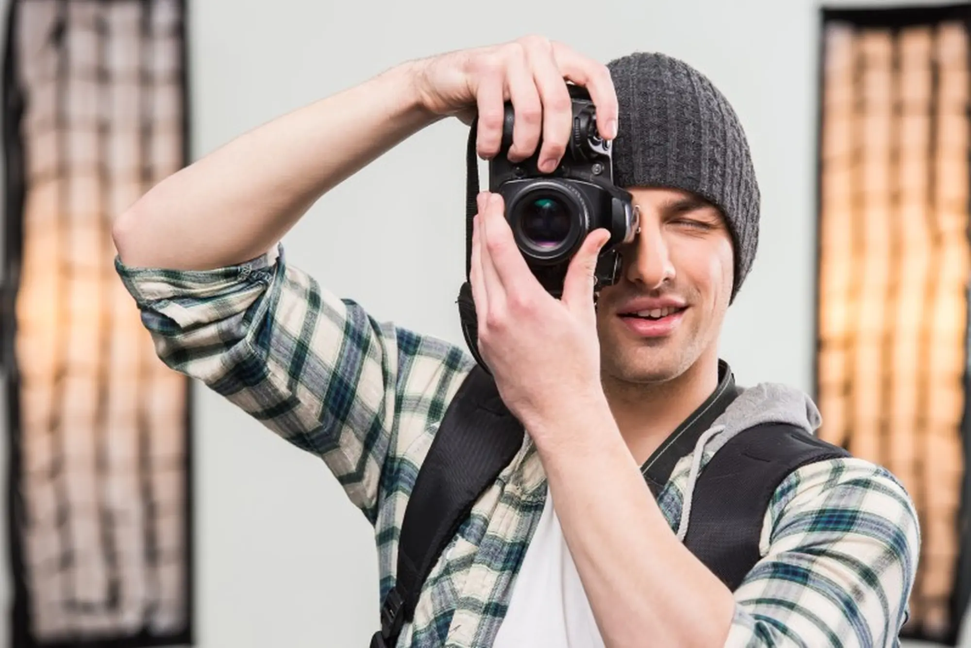 photographer-YGDK6D9-Custom.jpg