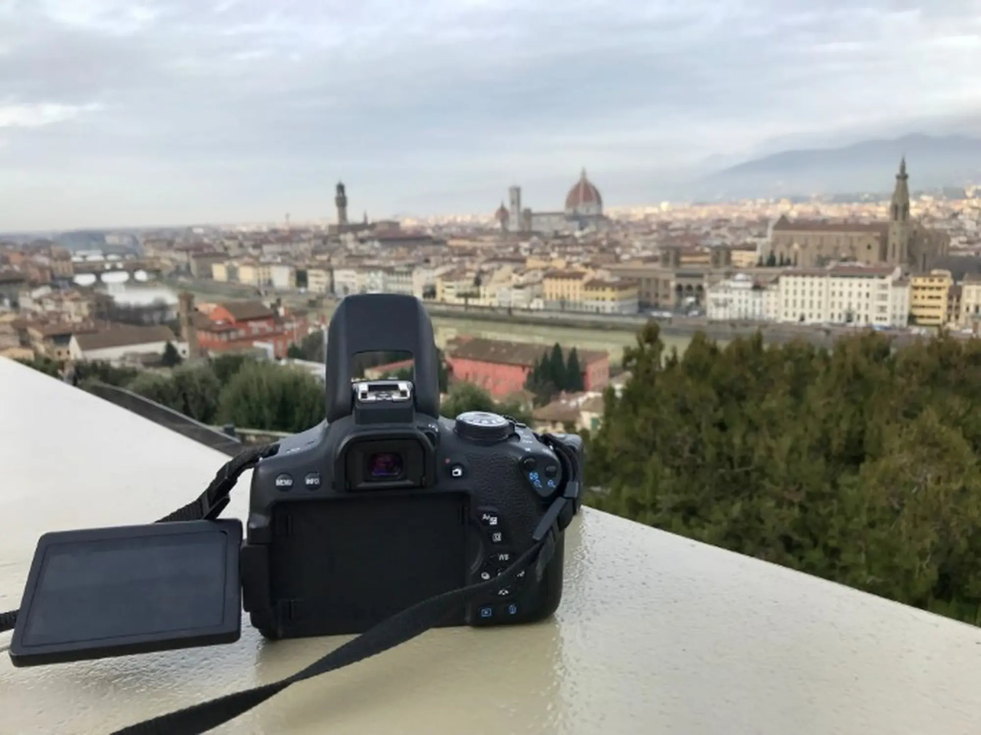 travel-moments-RRCY38K-Custom.jpg