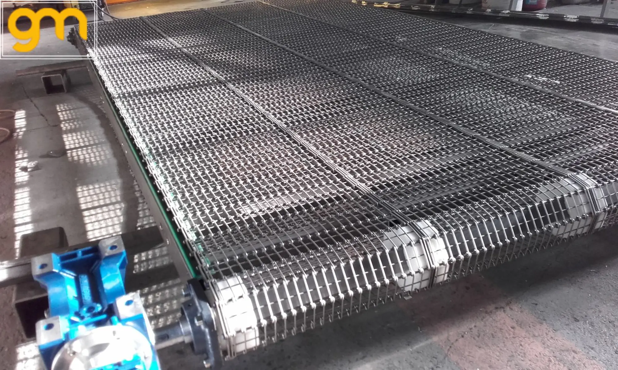 bang-tai-luoi-inox