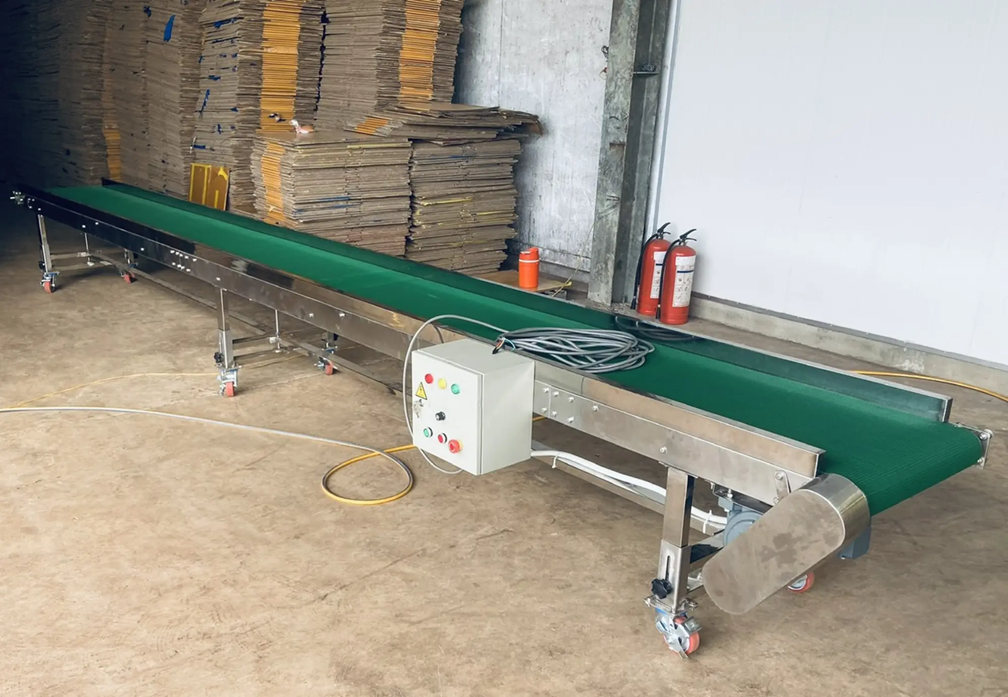 Băng tải pvc inox tải thùng sầu riêng - Băng tải VN