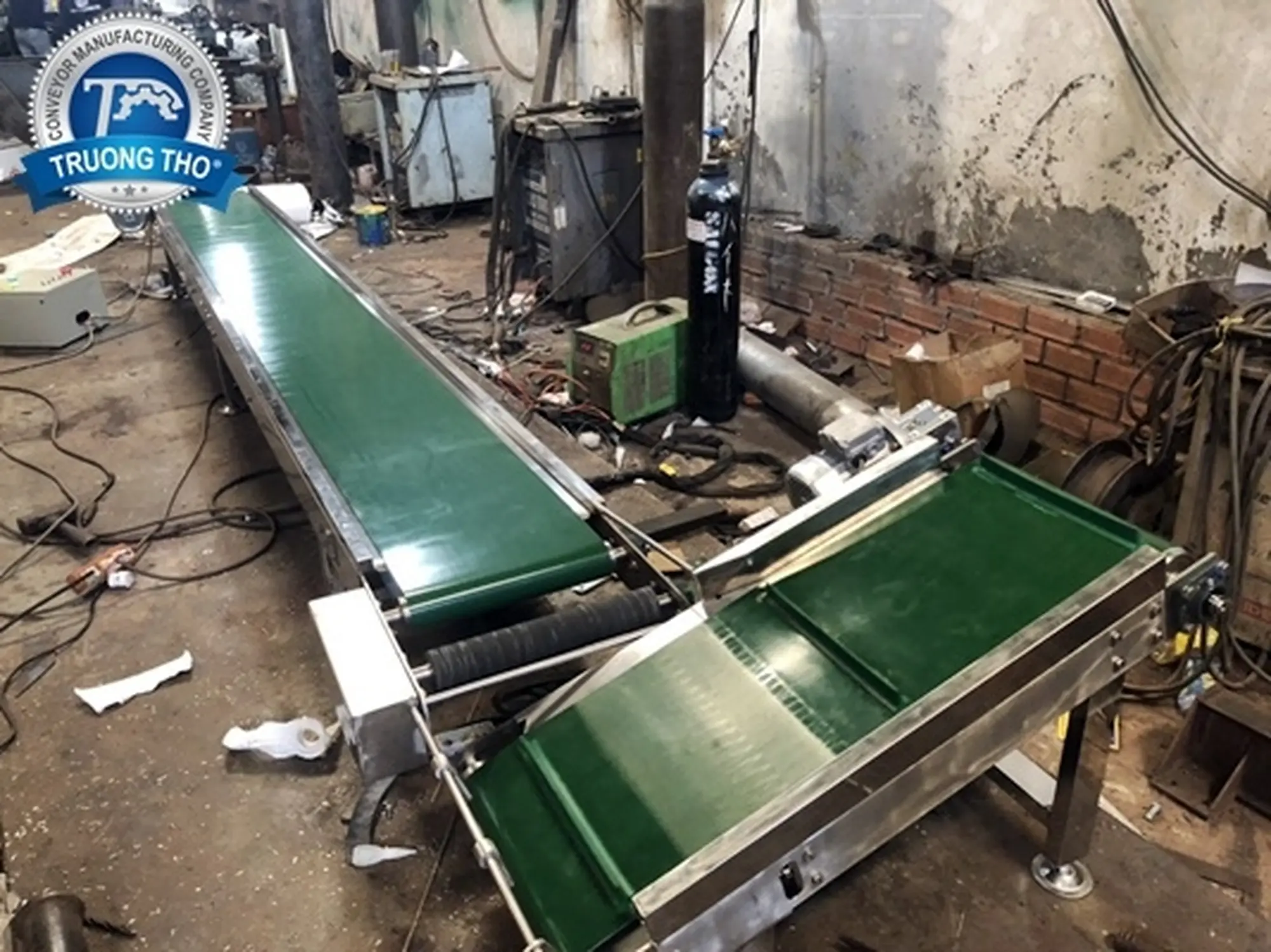Băng tải pvc tải chai phôi nhựa