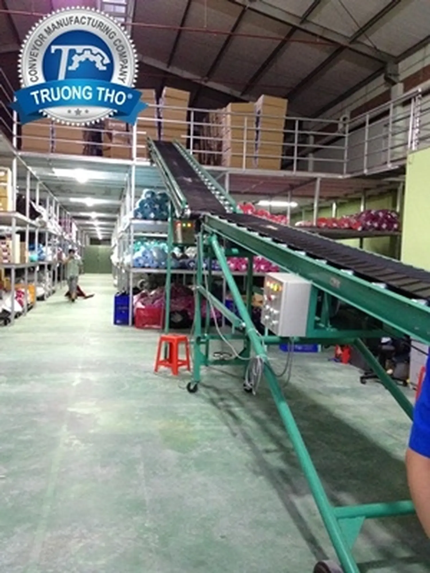 Băng tải cao su nghiêng