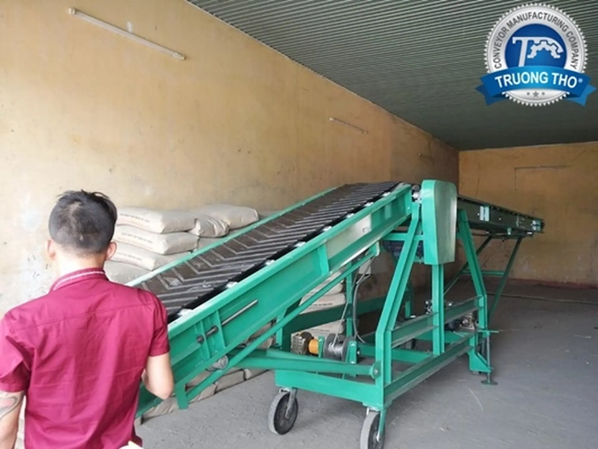 Băng chuyền cao su cánh bướm 8 mét