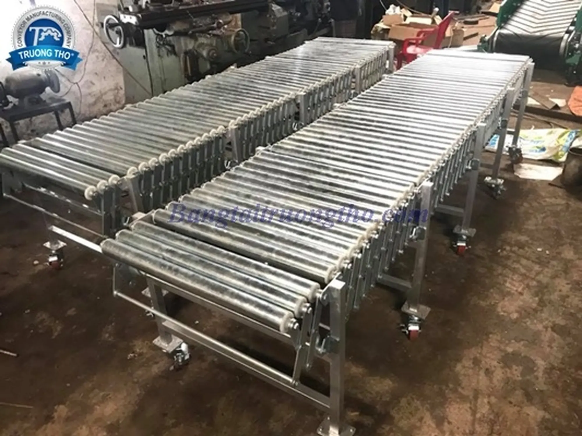 Băng tải con lăn xếp 8m